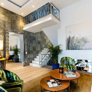 https://fabs-house-1.hotelaalgarve.com