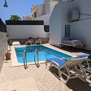 https://dolphin-house-hostel.hotelaalgarve.com
